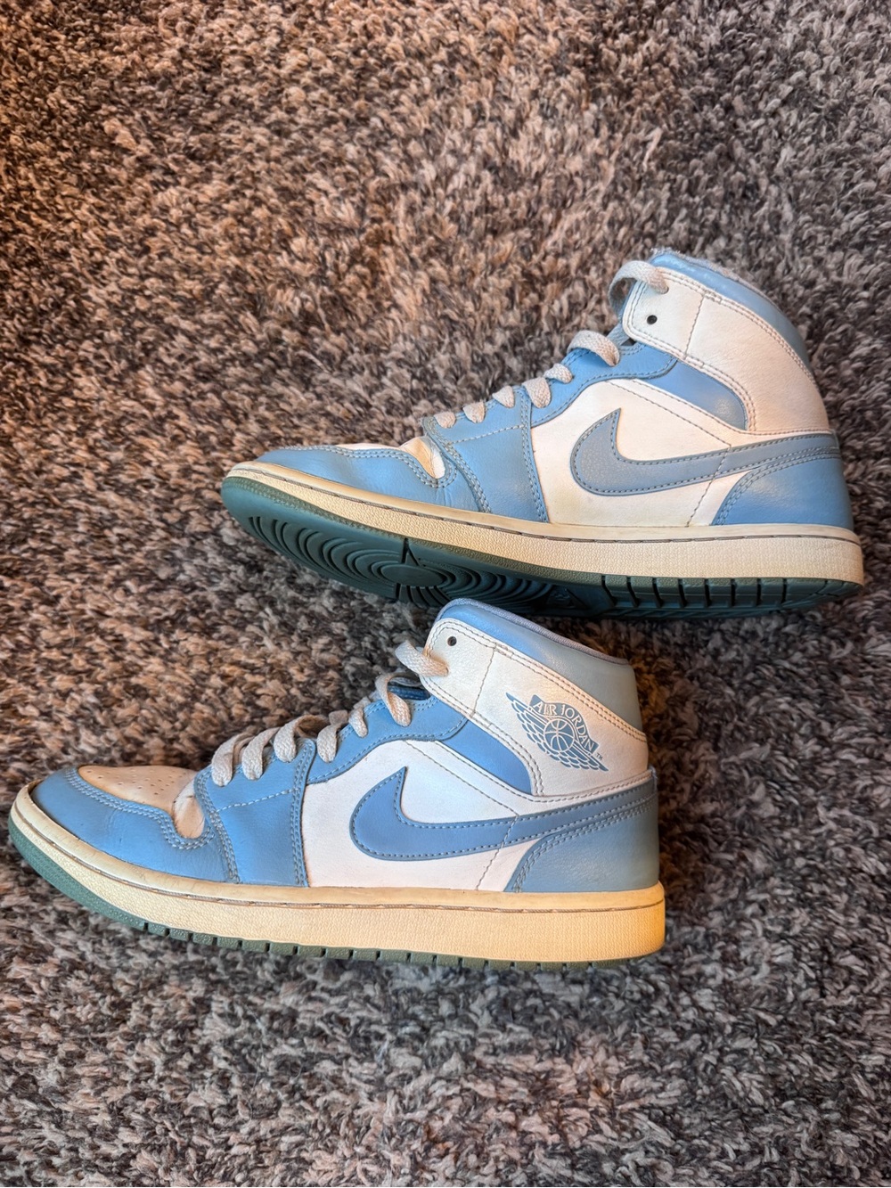 Nike Air Jordan 1 Mid - White & Light Blue Boy’s Sneakers